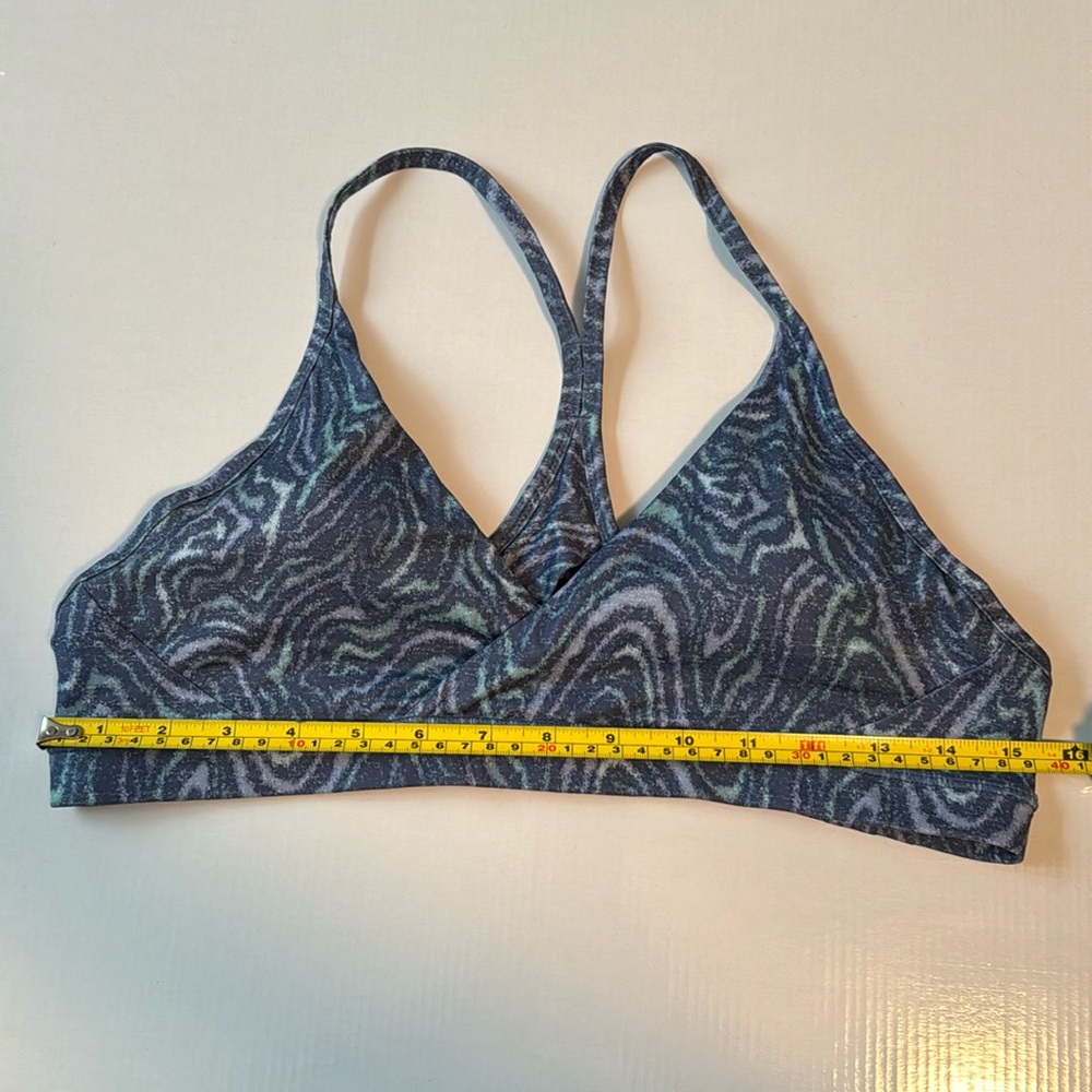 Patagonia XL sports bra, pads included. Excellent used condition.